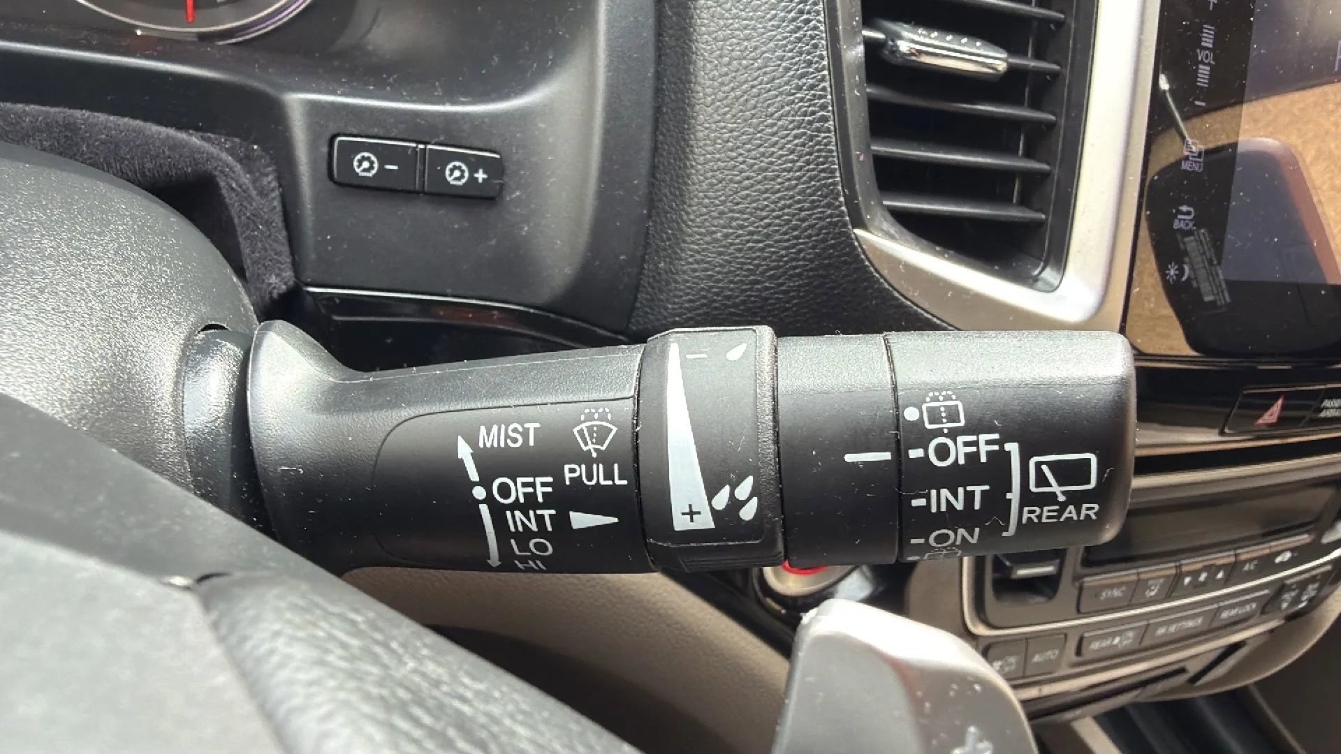 Used 2017 Honda Pilot Touring image 13