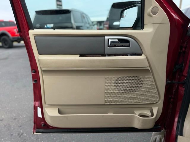 Used 2014 Ford Expedition XLT w/ Equipment Group 202A image 13