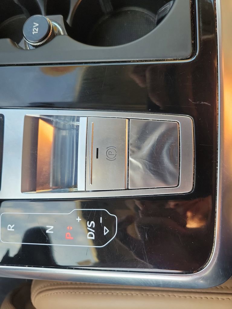 Used 2019 Audi Q8 Prestige image 25