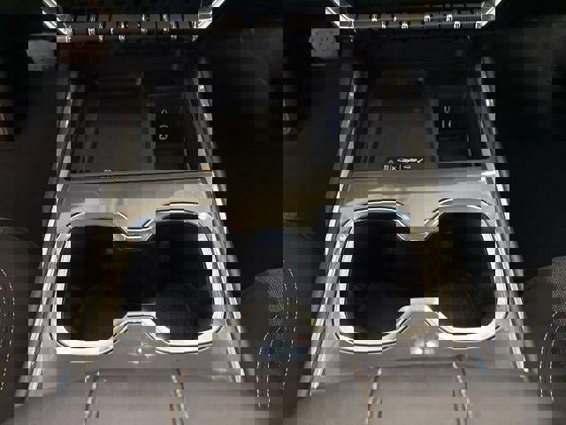 Used 2025 GMC Acadia Elevation image 18