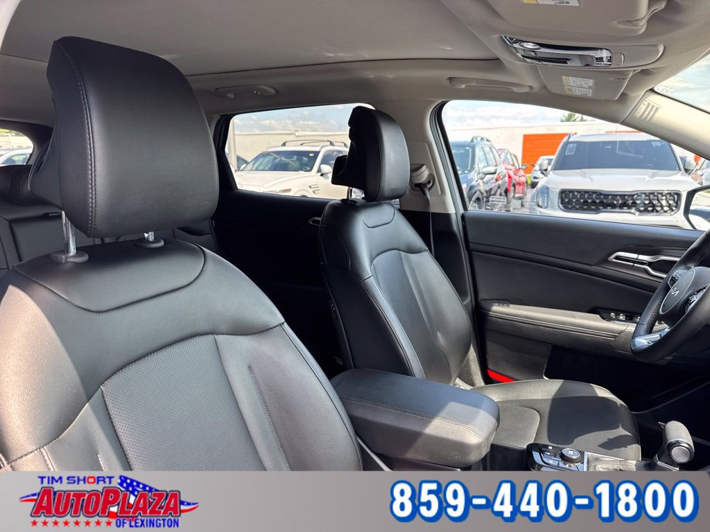 Used 2025 Kia Sportage EX w/ Premium Package FWD image 45