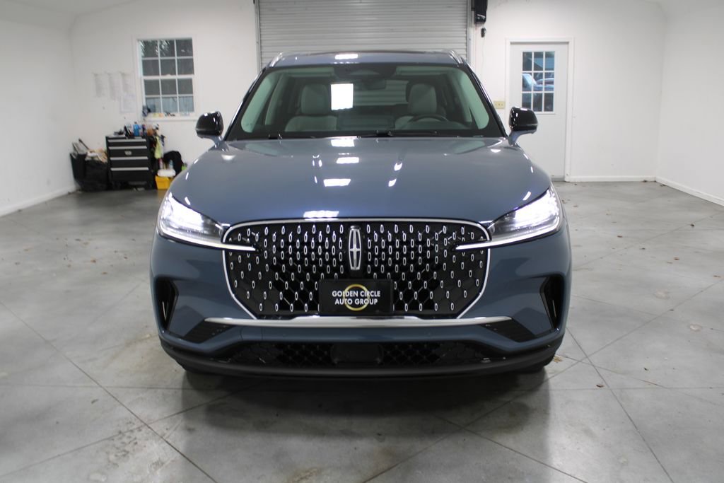 New 2026 Lincoln Aviator 2WD image 2