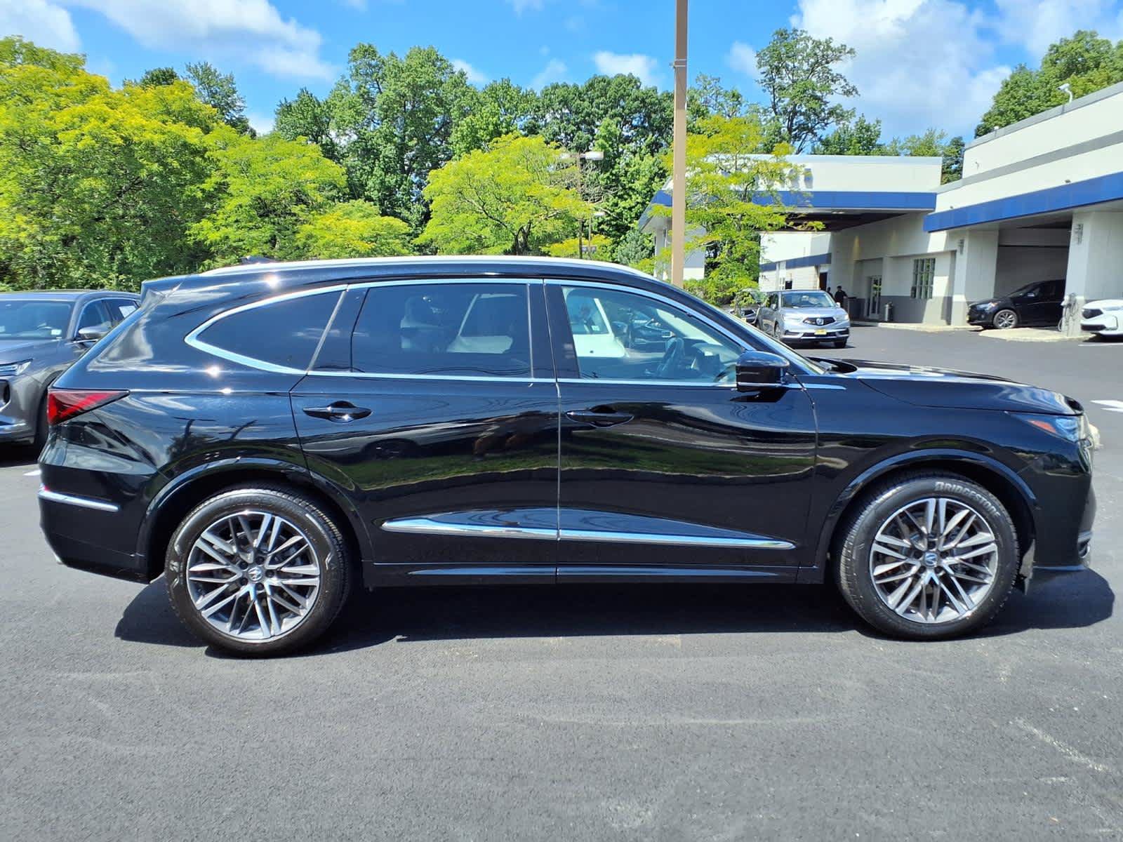 Certified 2025 Acura MDX w/ Advance Package AWD/4WD image 8