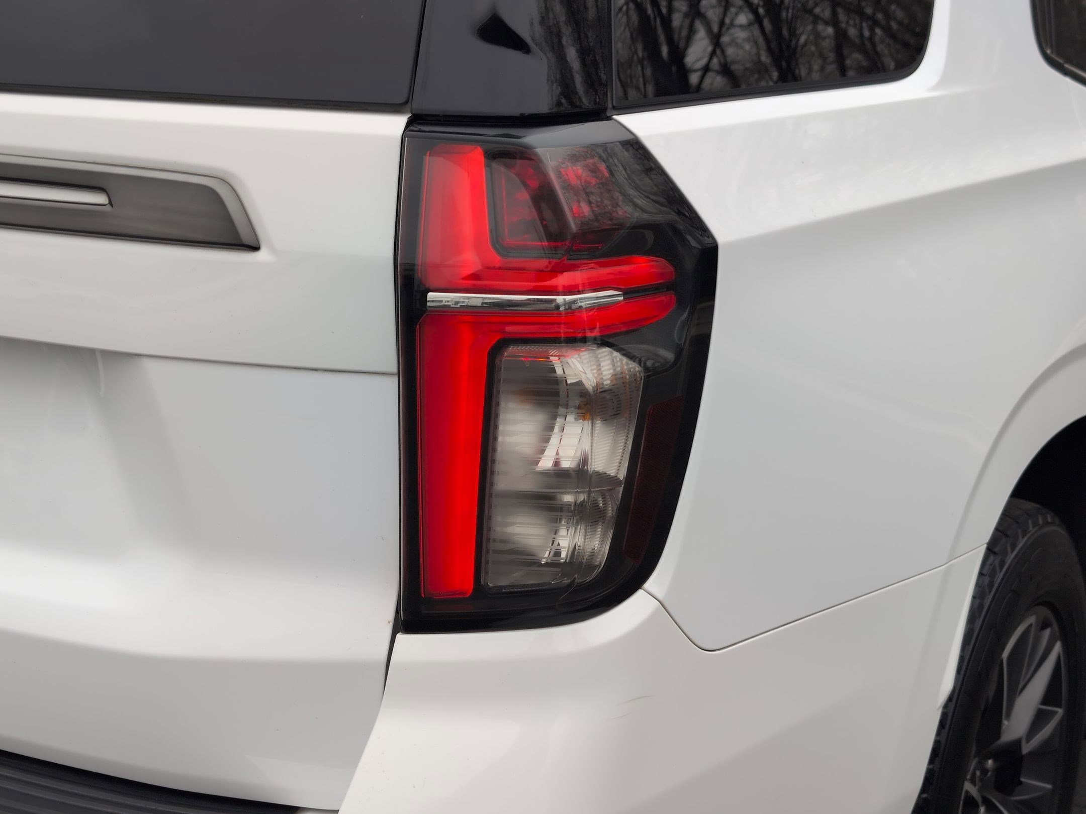 Used 2022 Chevrolet Tahoe Z71 w/ Luxury Package AWD/4WD image 12