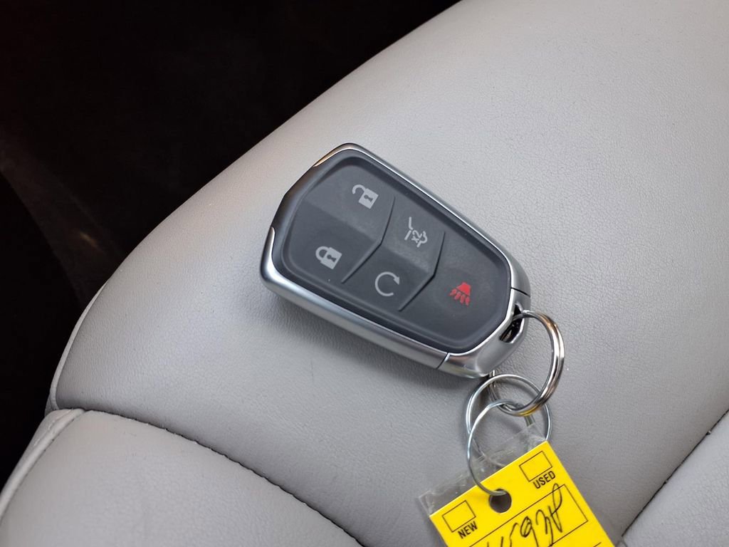 Used 2023 Cadillac XT4 Premium Luxury w/ Cold Weather Package AWD/4WD image 18