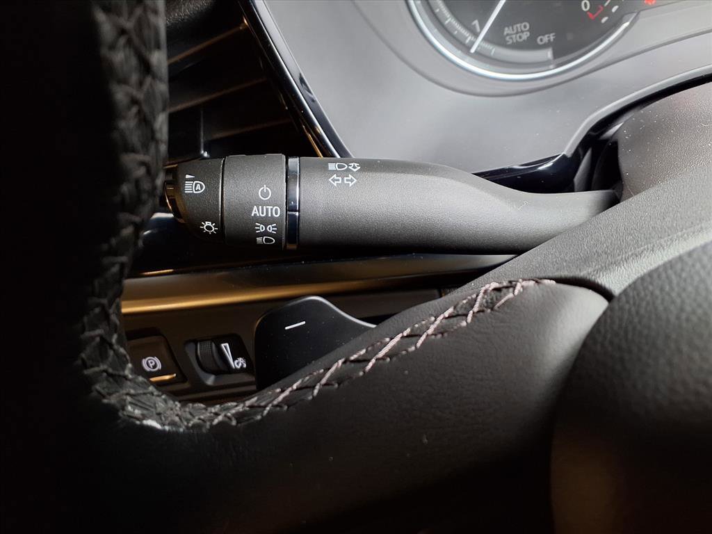 Certified 2025 Cadillac XT6 Luxury image 9