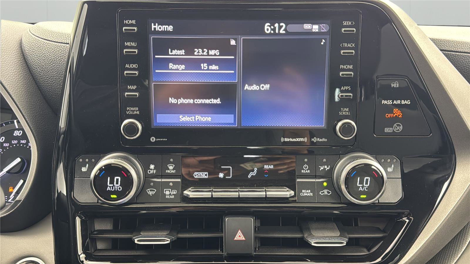 Used 2020 Toyota Highlander XLE FWD image 20