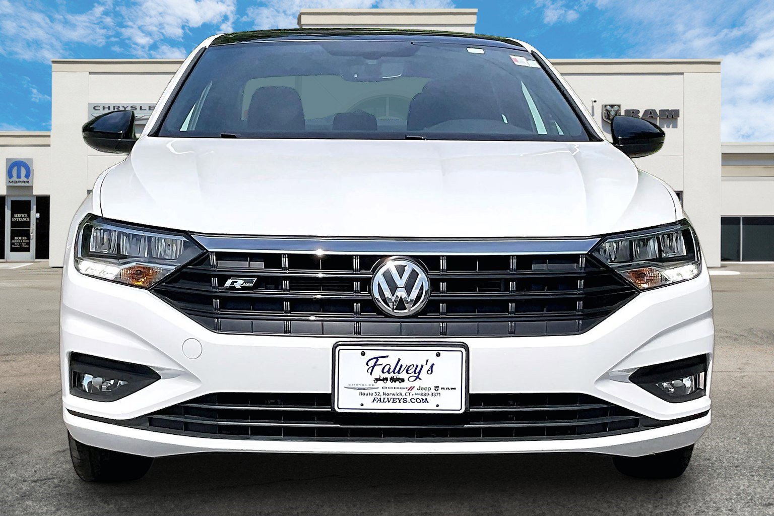 Used 2019 Volkswagen Jetta R-Line w/ R-Line Cold Weather Package FWD image 3