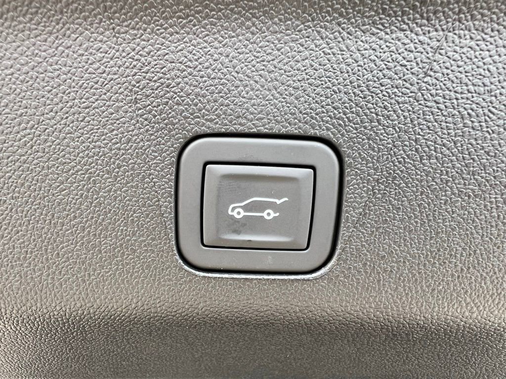 New 2026 Chevrolet Suburban Premier image 24