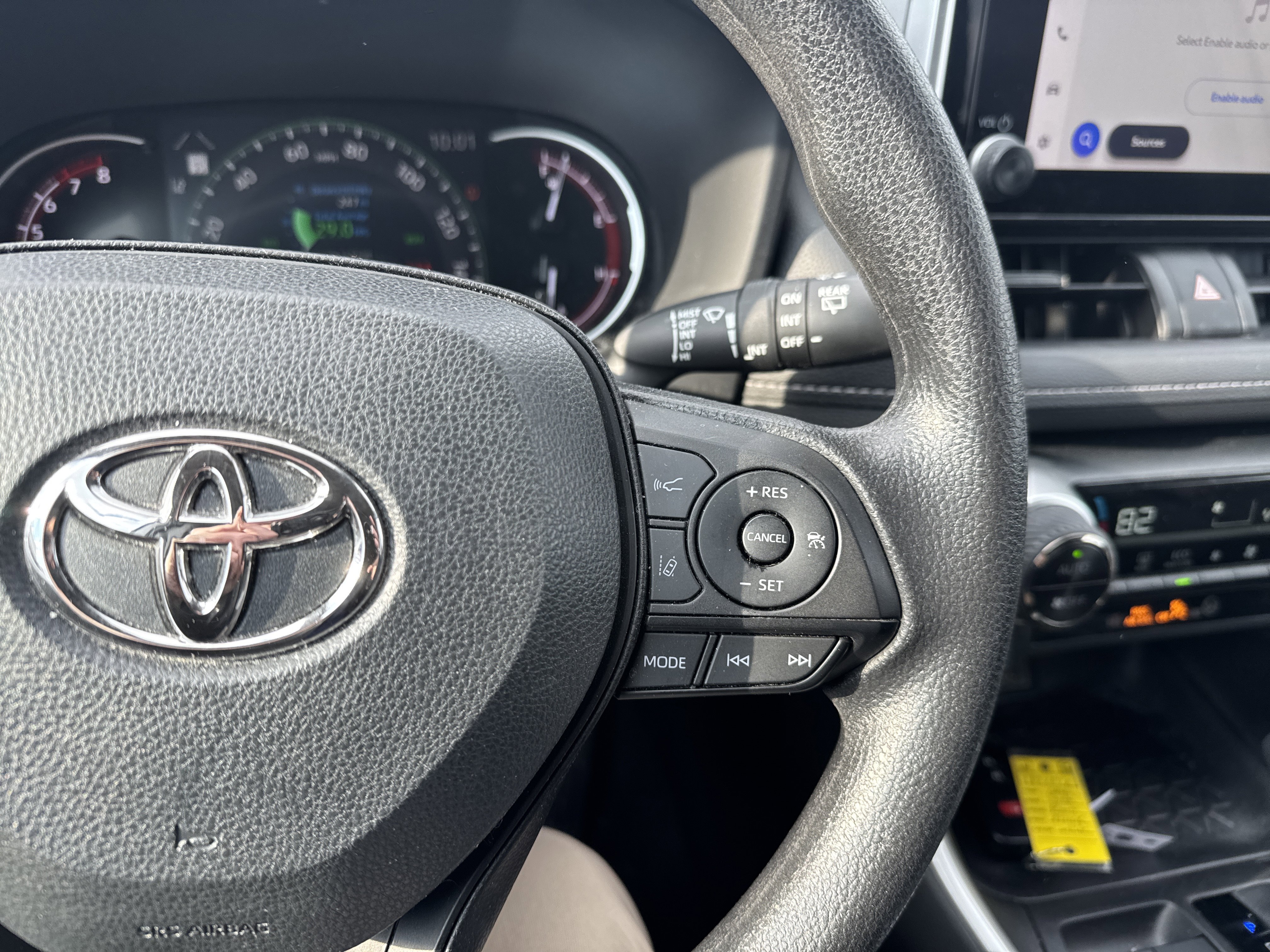 Used 2023 Toyota RAV4 XLE image 19