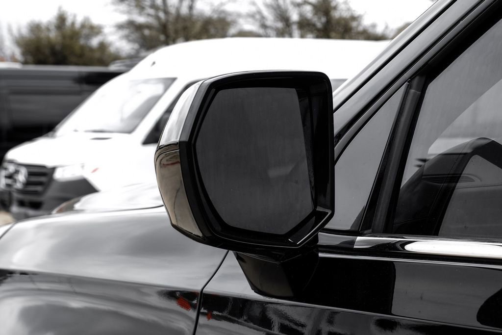 Used 2021 Chevrolet Suburban LT image 44