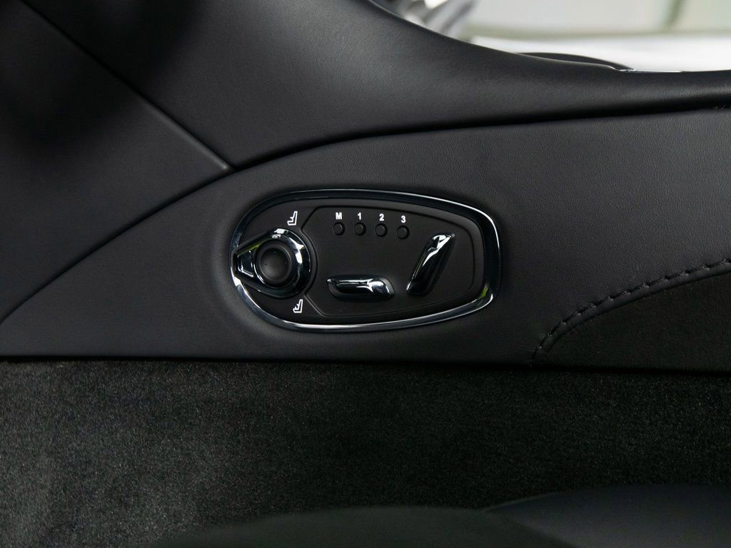 Used 2022 Aston Martin DBS Superleggera image 25