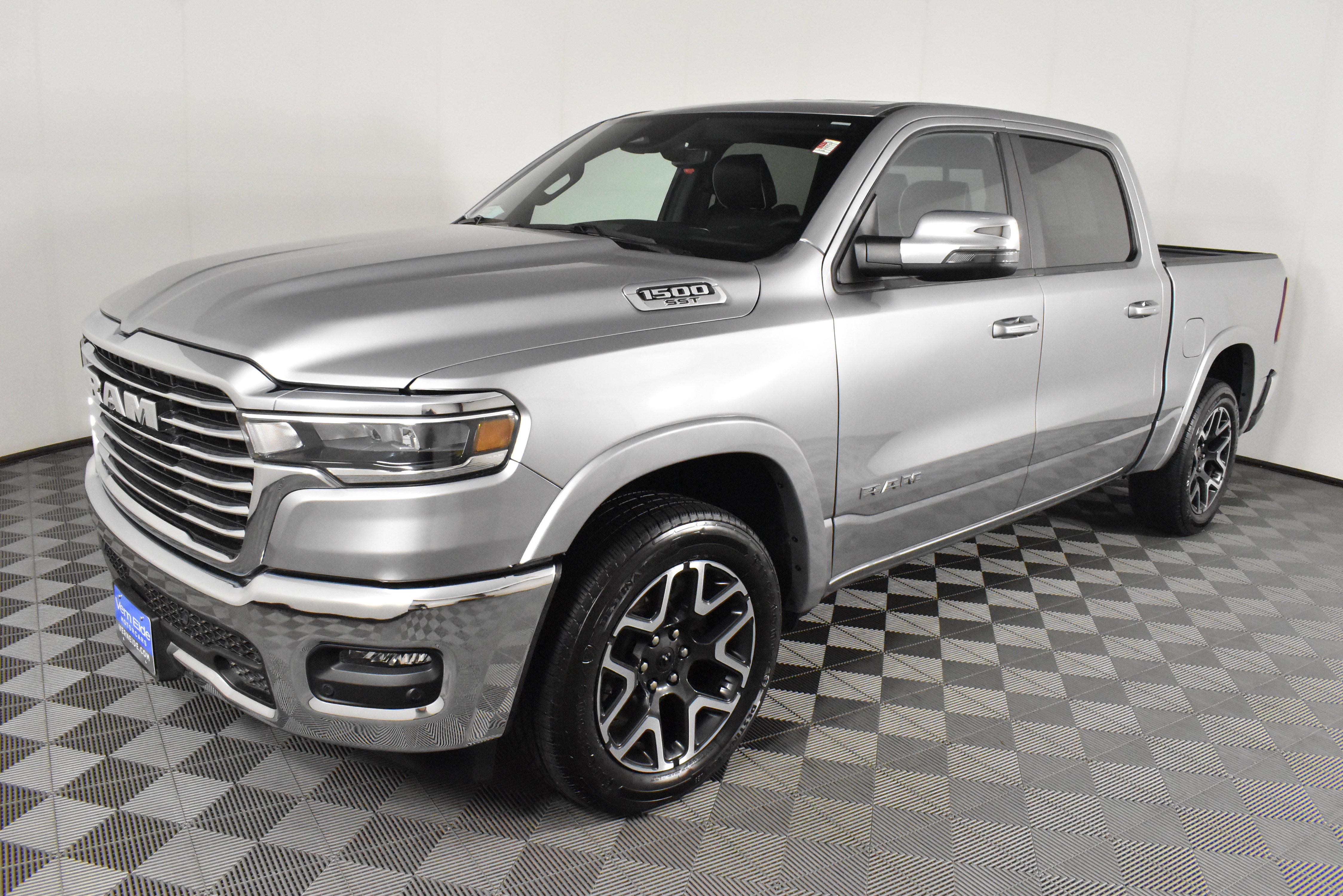Used 2025 RAM 1500 Laramie image 10
