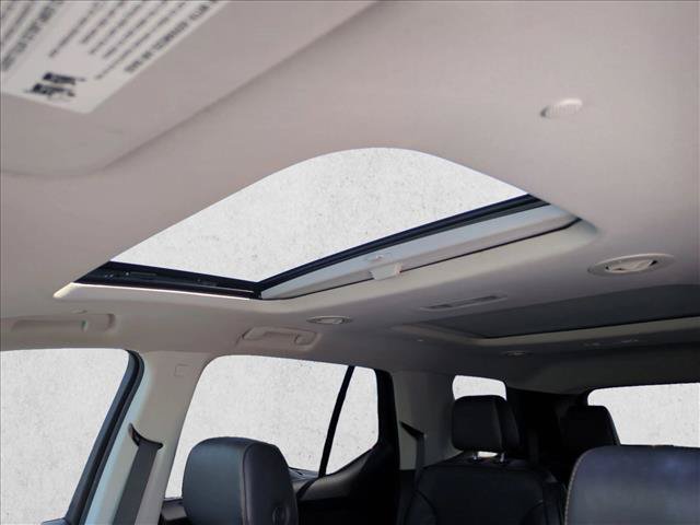 Used 2019 Chevrolet Traverse Premier w/ Driver Confidence II Package FWD image 16