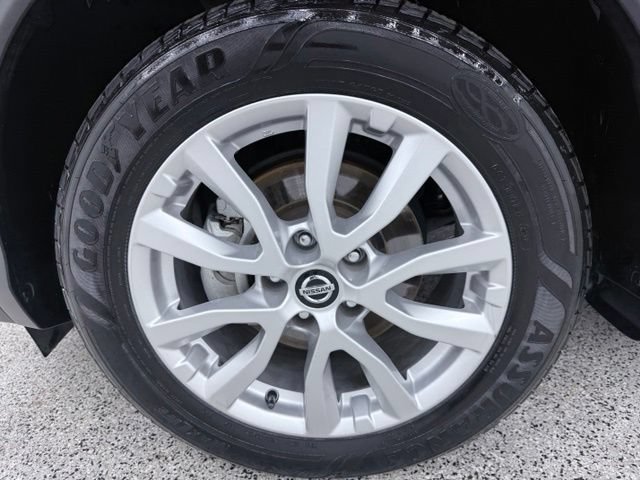 Used 2021 Nissan Rogue Sport SV FWD image 12