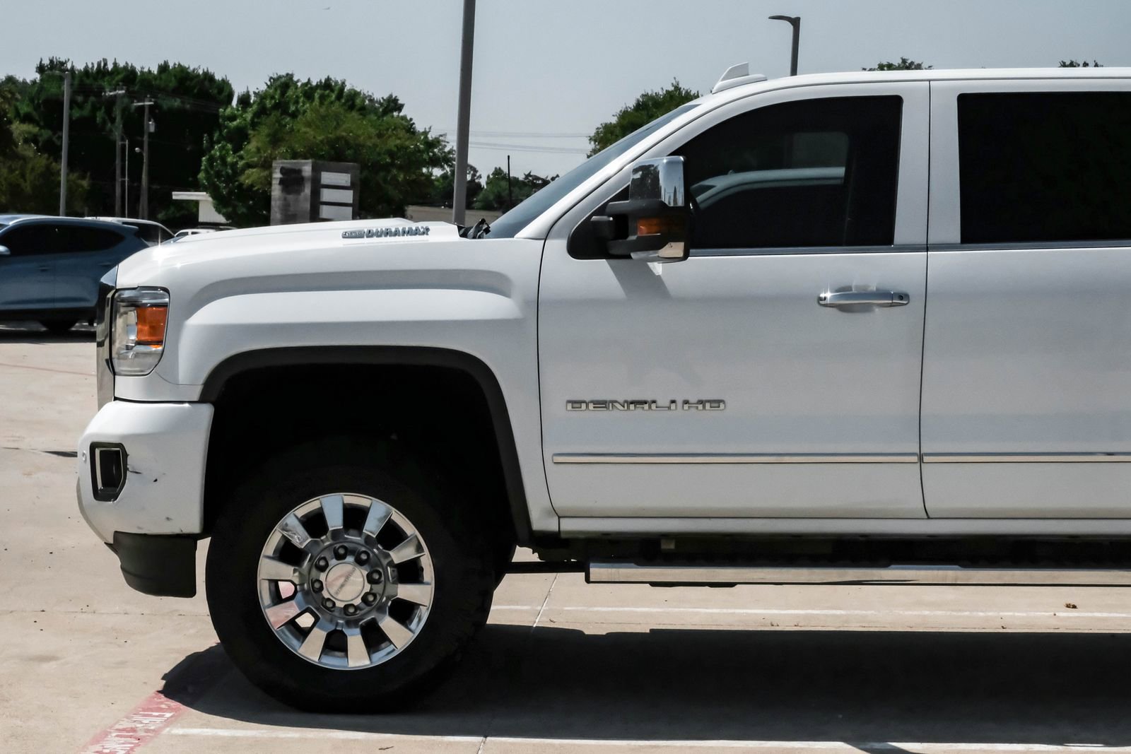 Used 2017 GMC Sierra 2500 Denali w/ Duramax Plus Package AWD/4WD image 13