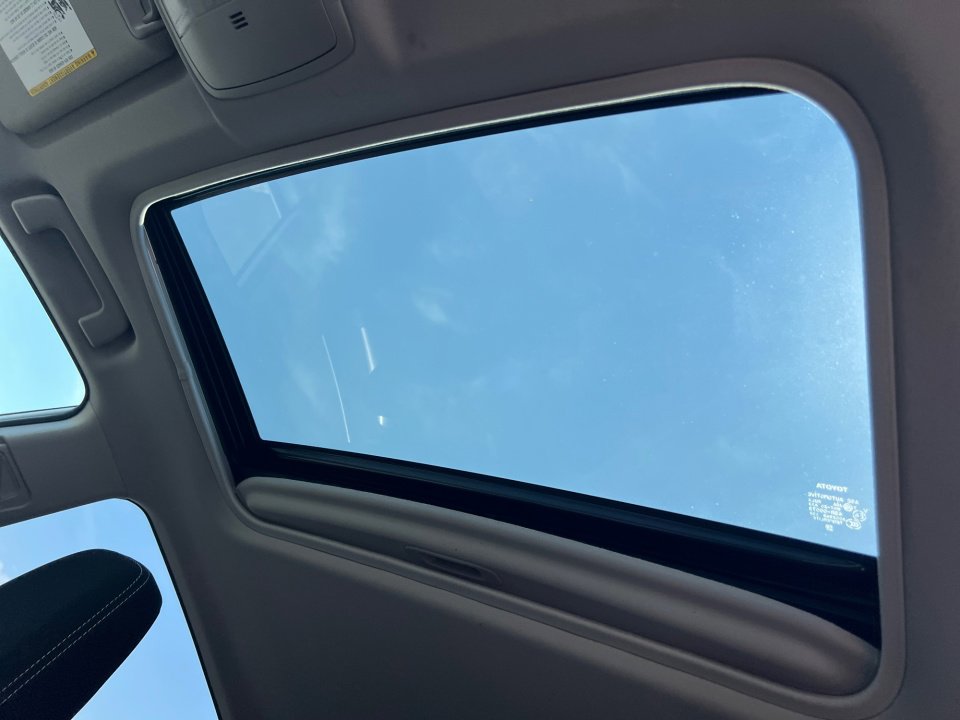 Used 2018 Toyota RAV4 XLE FWD image 25