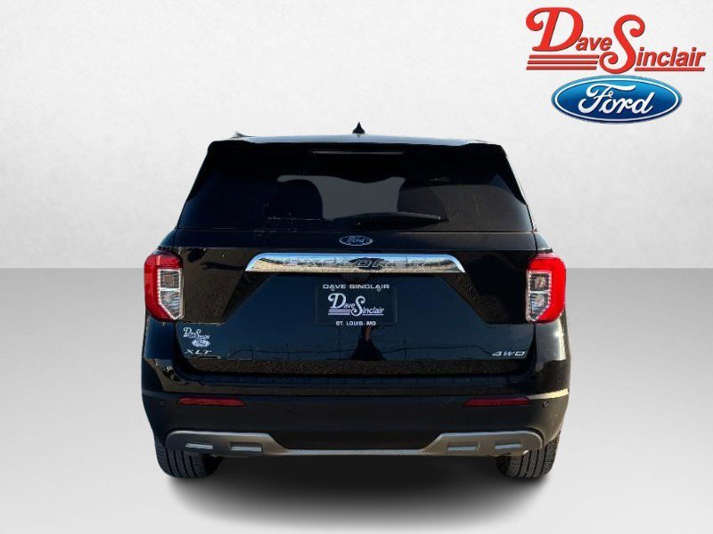 Used 2023 Ford Explorer XLT w/ Equipment Group 202A image 8