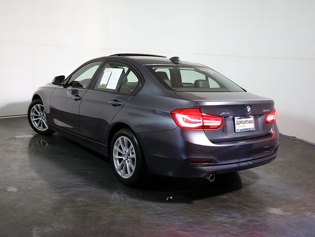 Used 2018 BMW 320i xDrive Sedan w/ Convenience Package AWD/4WD image 2