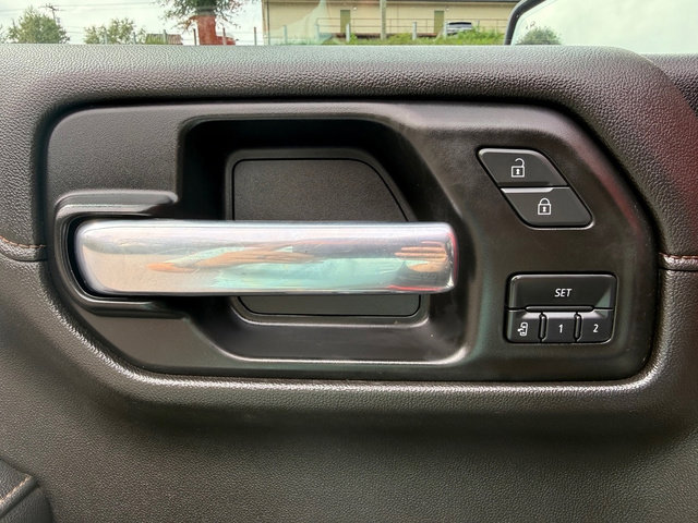 Used 2022 GMC Sierra 1500 AT4 w/ AT4 Premium Package image 16