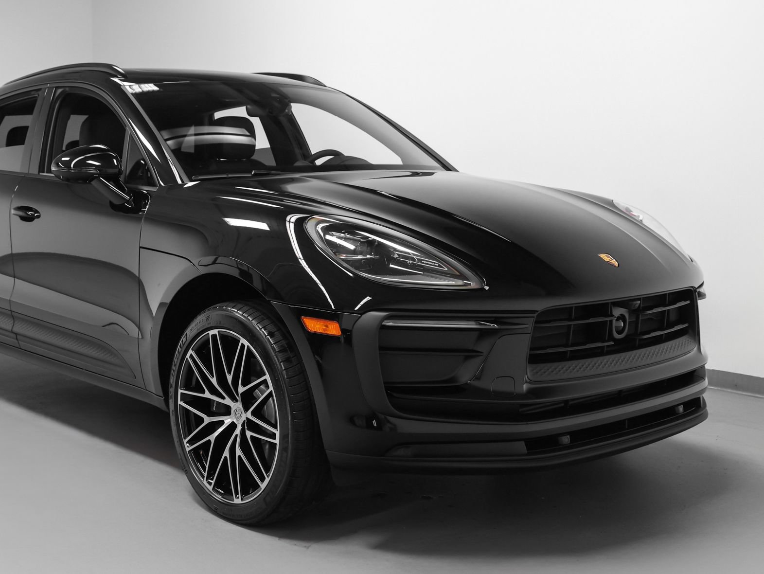 New 2026 Porsche Macan AWD/4WD image 10