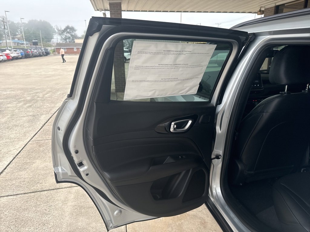 New 2026 Jeep Compass Latitude image 17