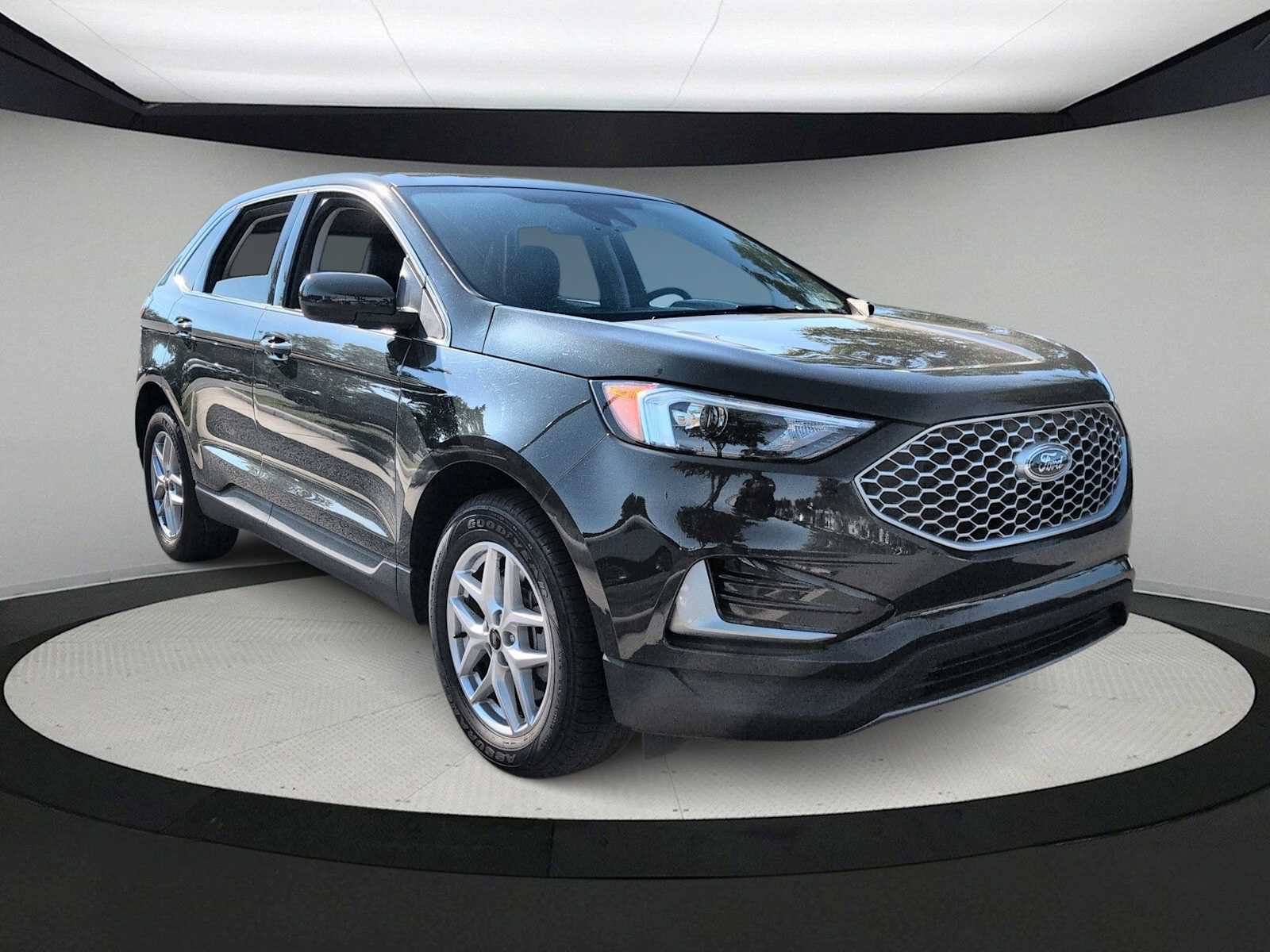 Used 2024 Ford Edge SEL AWD/4WD image 2