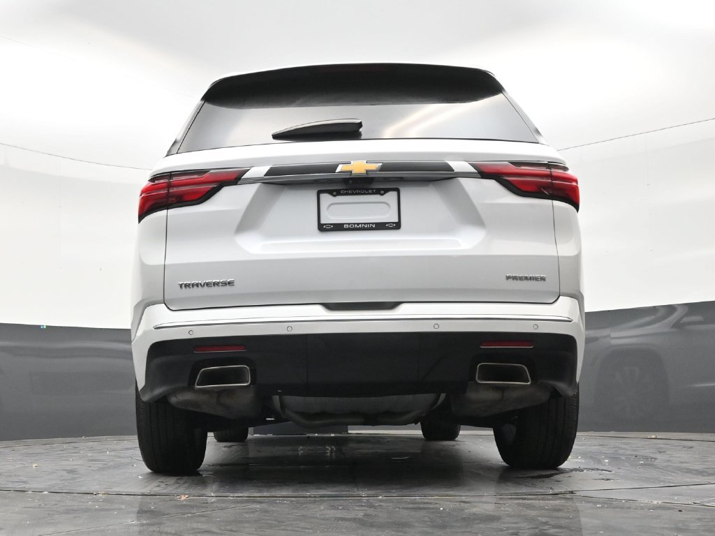 Used 2022 Chevrolet Traverse Premier FWD image 23