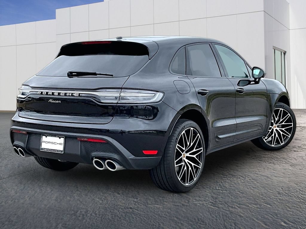 Certified 2025 Porsche Macan AWD/4WD image 7