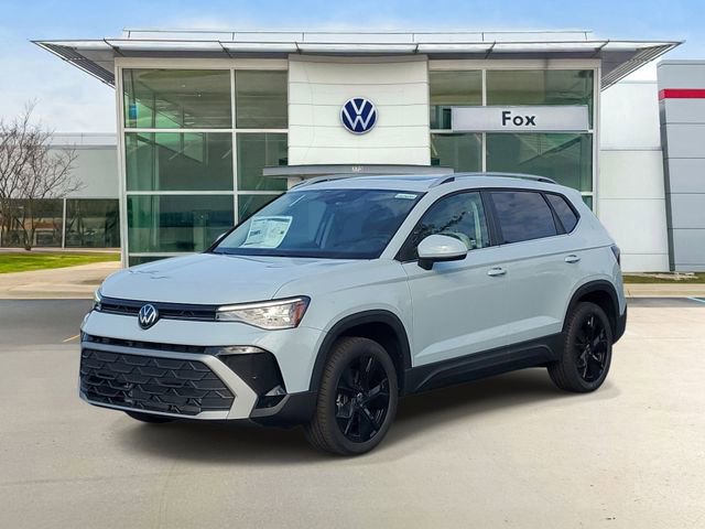 New 2026 Volkswagen Taos SE FWD image 2