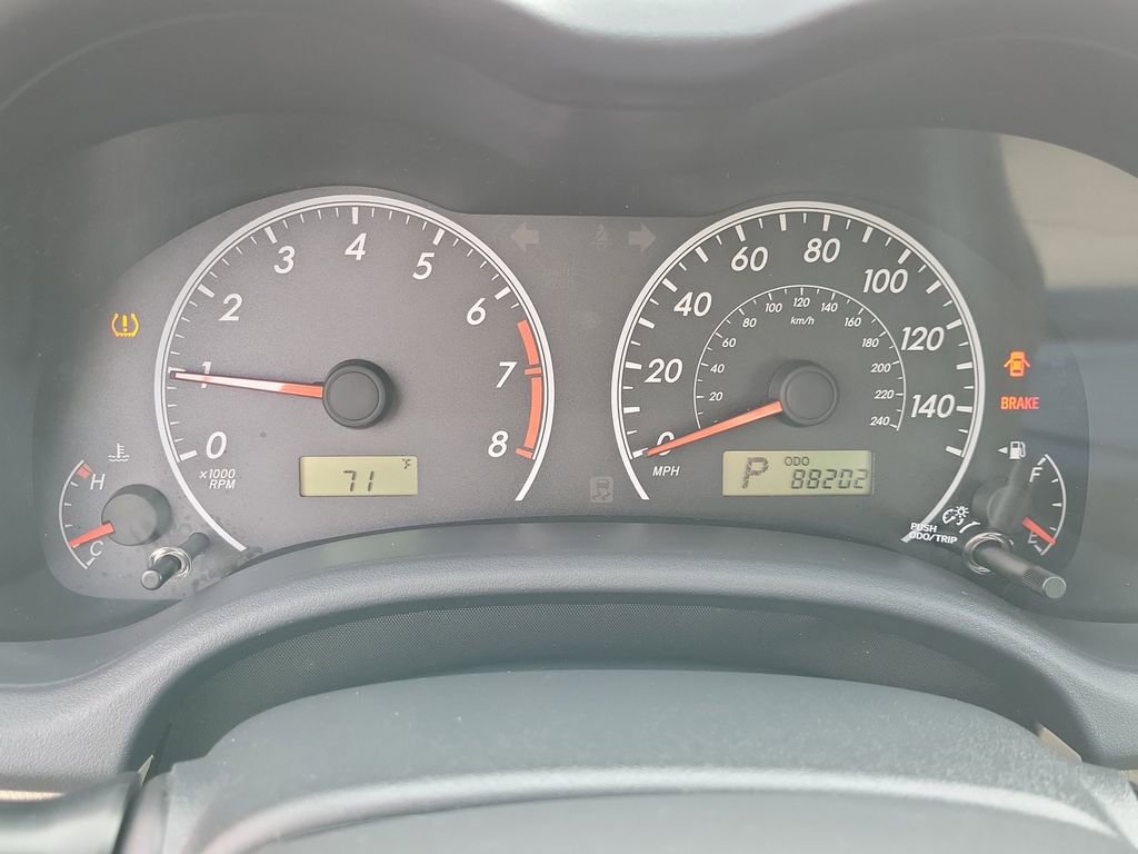 Used 2013 Toyota Corolla LE image 3