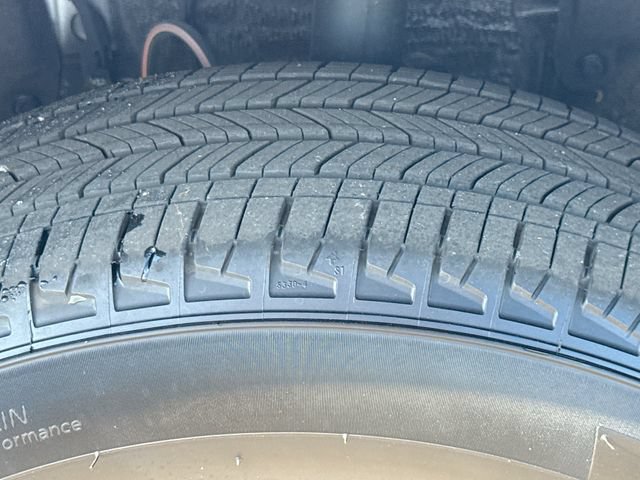 Used 2025 Toyota RAV4 LE FWD image 31