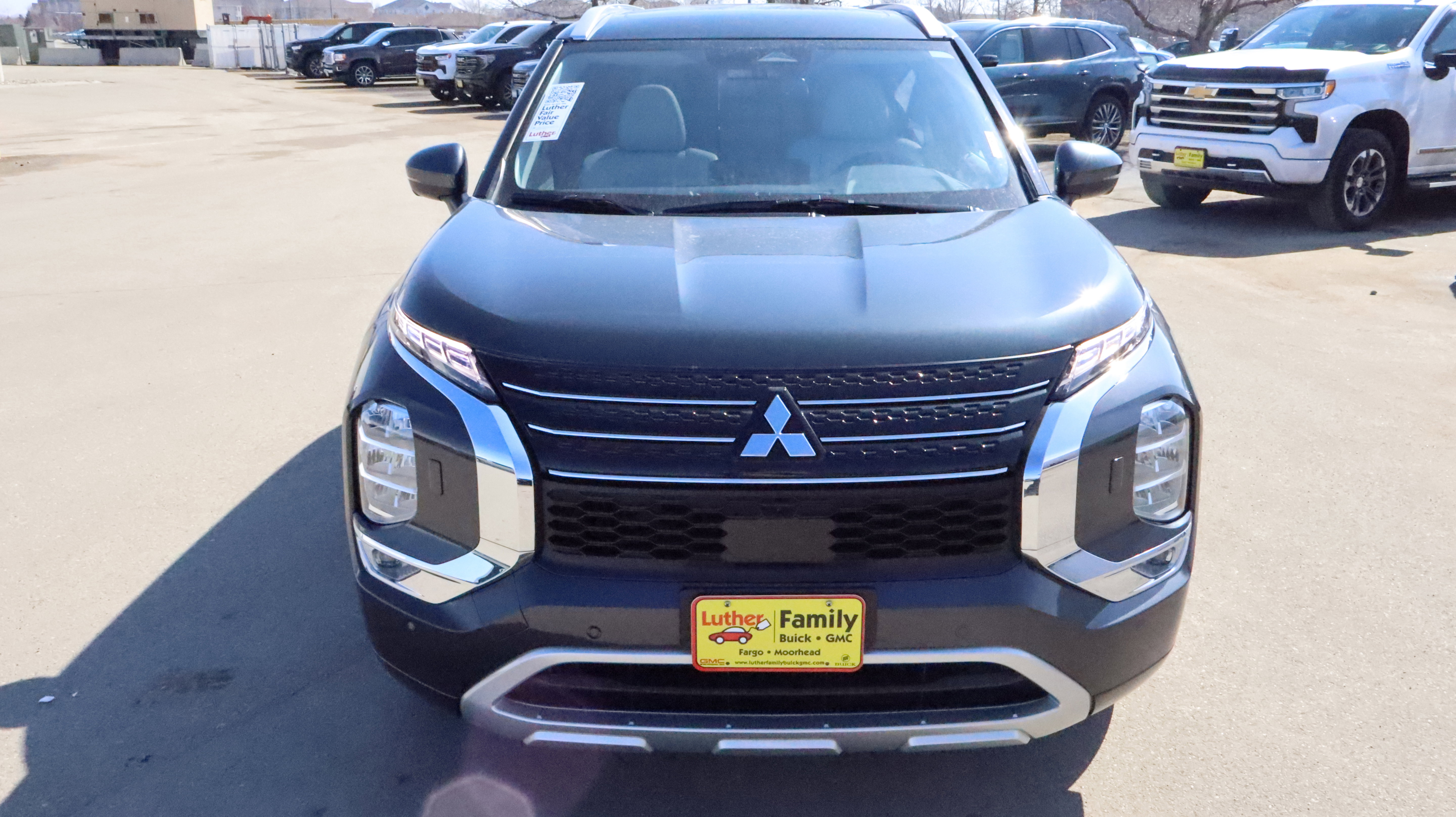 Used 2025 Mitsubishi Outlander SEL image 2