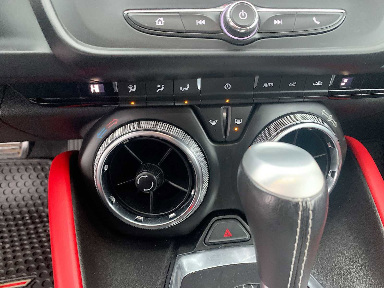 Certified 2022 Chevrolet Camaro LT image 17