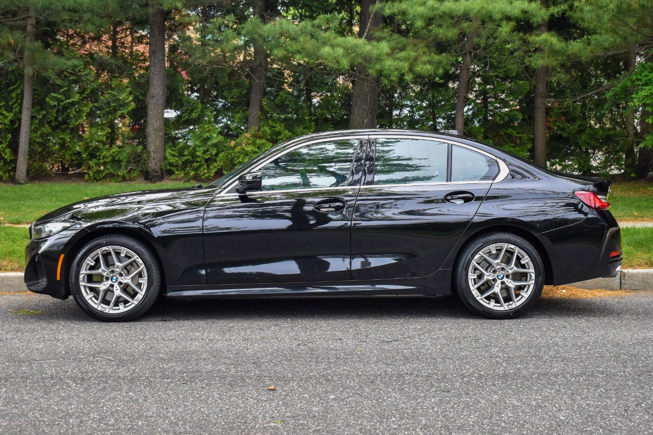 Used 2025 BMW 330i xDrive Sedan AWD/4WD image 4
