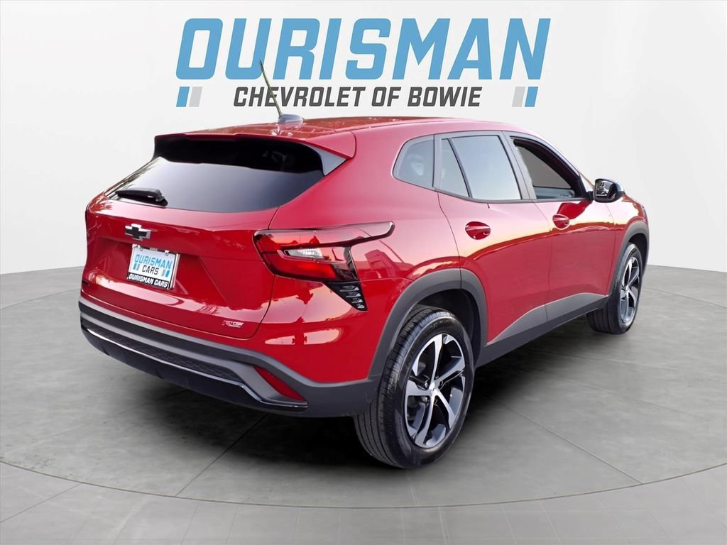 Certified 2026 Chevrolet Trax RS FWD image 3
