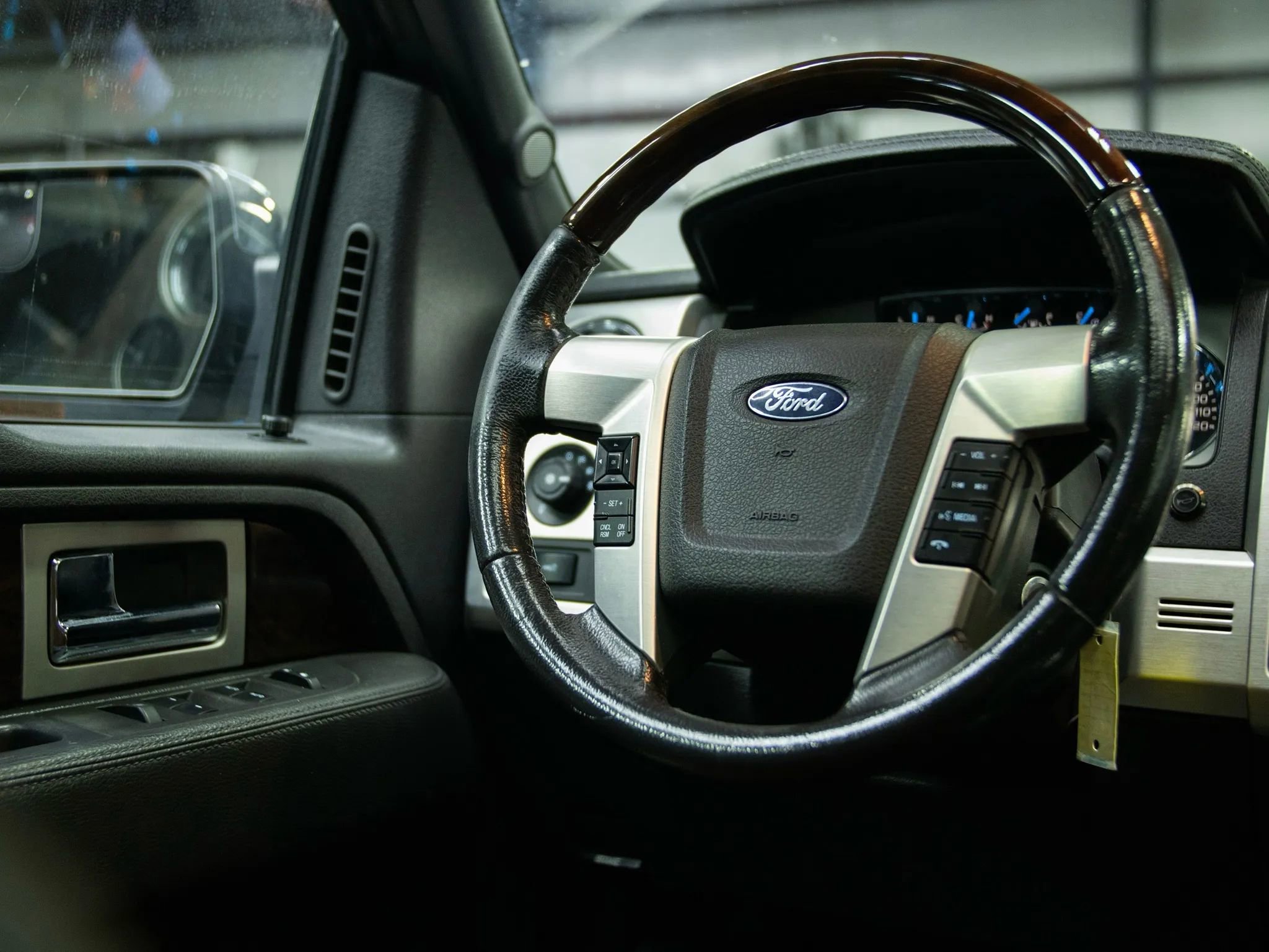 Used 2013 Ford F150 Platinum image 42