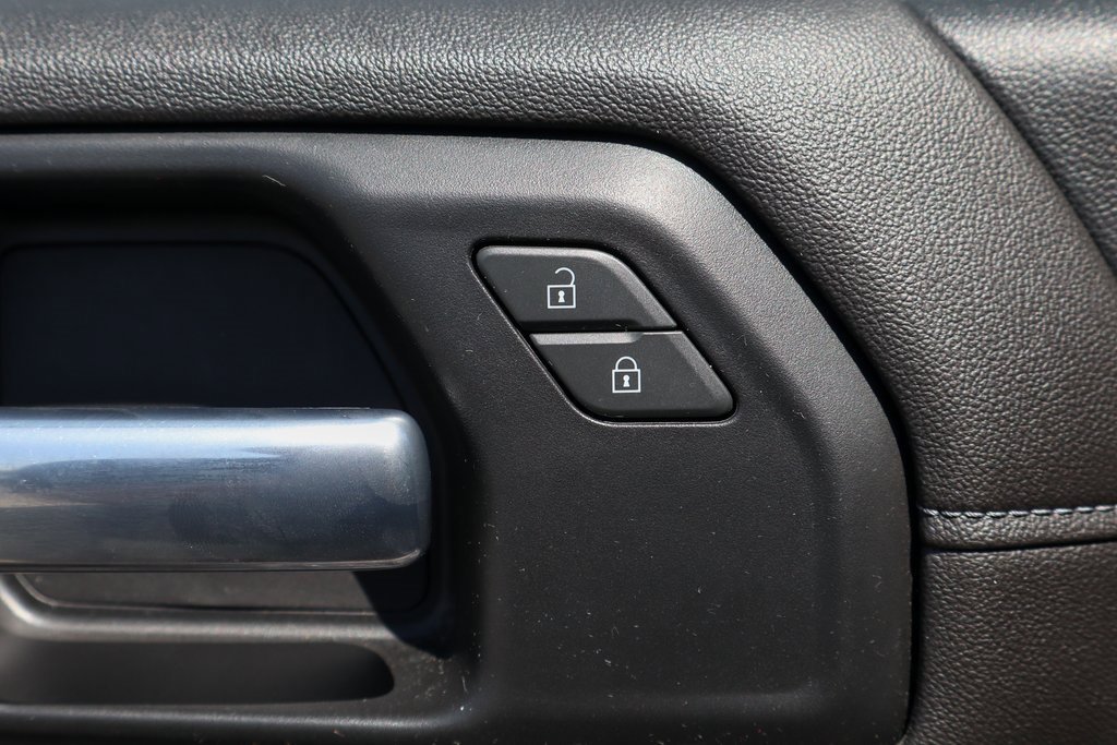 Used 2020 Chevrolet Silverado 2500 LT w/ Fleet Comfort Package image 16