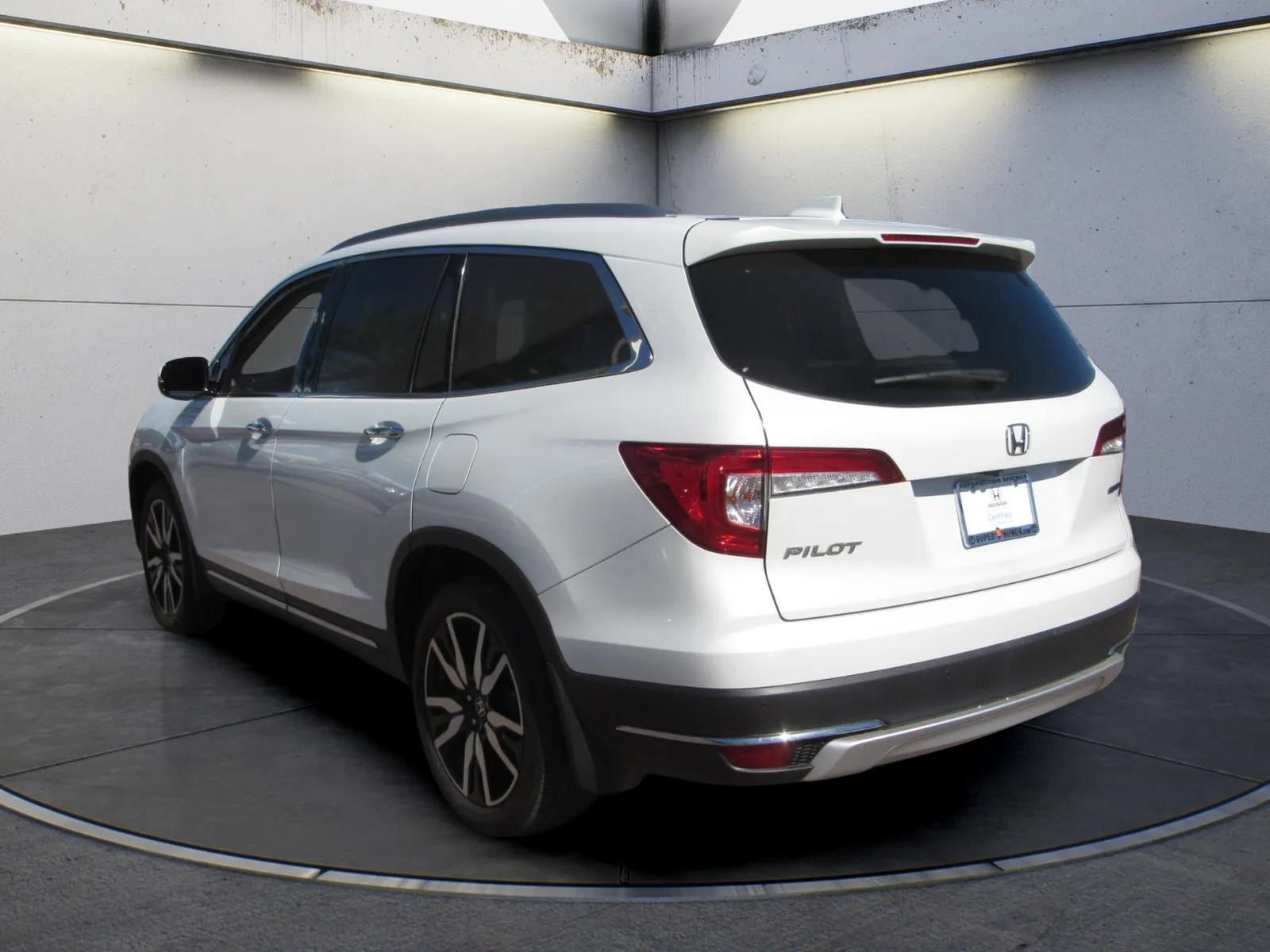 Used 2021 Honda Pilot Touring image 6