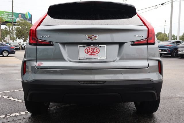 Used 2024 Cadillac XT4 Luxury w/ Cold Weather Package FWD image 7