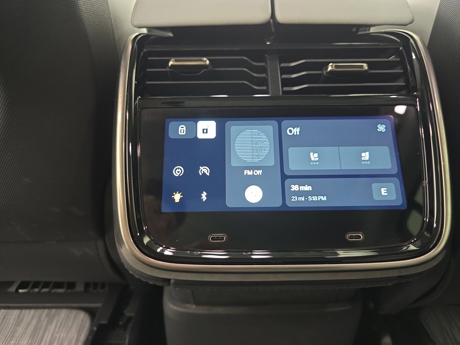 Used 2023 Rivian R1S Adventure image 30