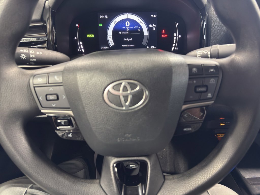 Used 2025 Toyota Camry LE image 21