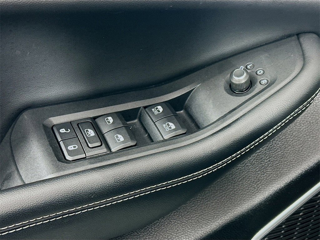 Used 2022 Jeep Grand Cherokee Limited image 16