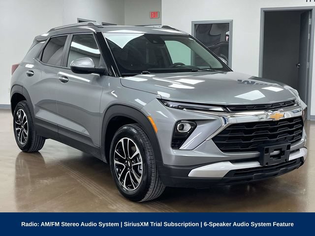 Used 2025 Chevrolet TrailBlazer LT FWD image 3