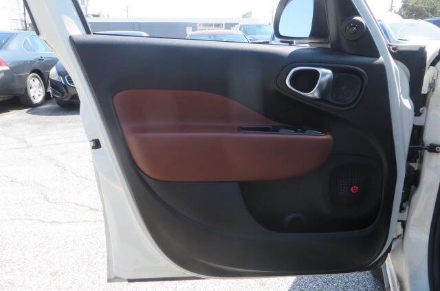 Used 2014 FIAT 500L Trekking w/ Popular Equipment Group FWD image 6