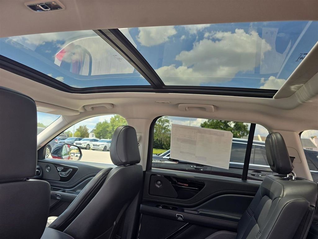 New 2025 Lincoln Aviator 2WD w/ Equipment Group 101A image 29