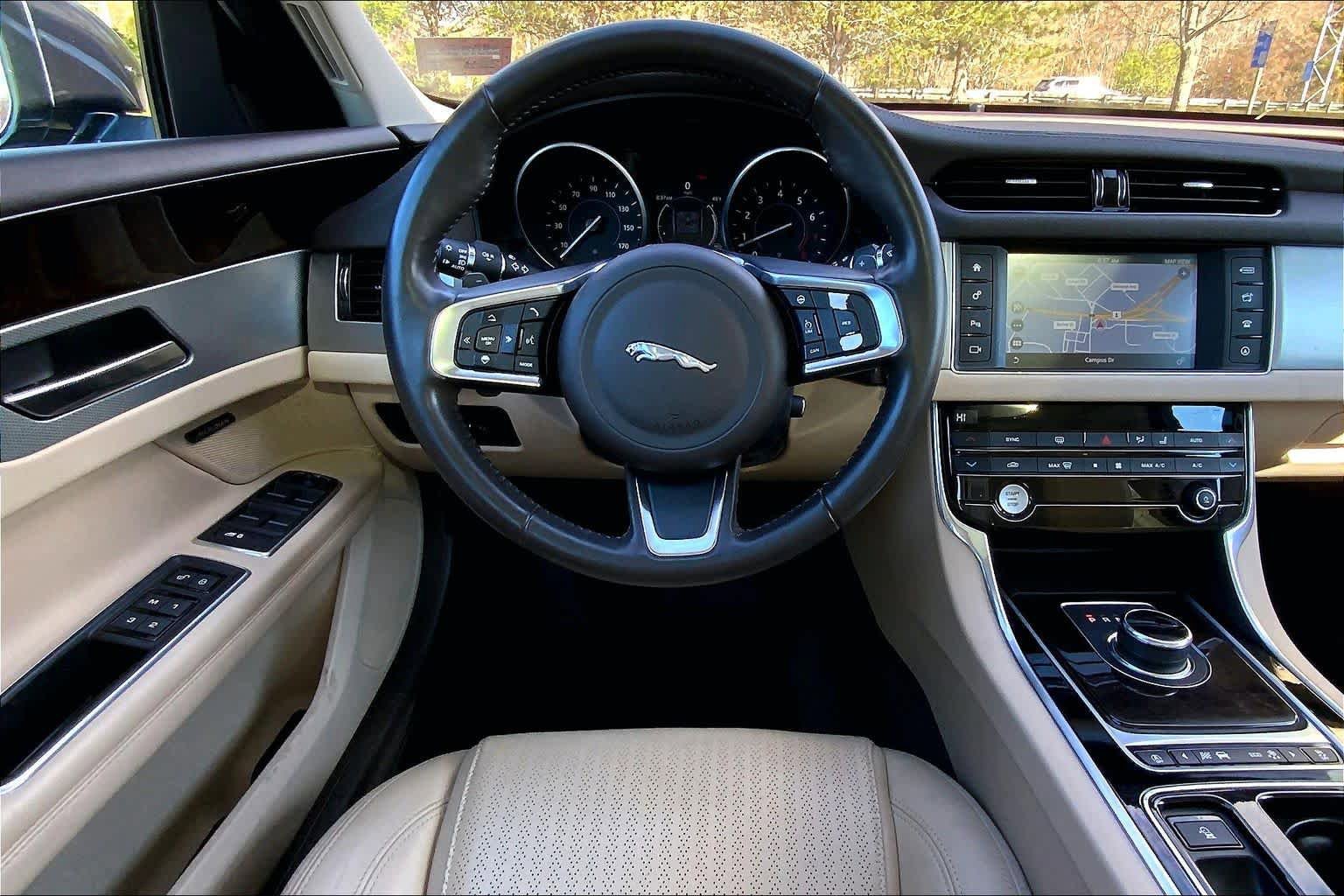 Used 2018 Jaguar XF Prestige AWD/4WD image 6