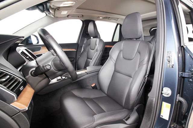 Certified 2025 Volvo XC90 B6 Plus w/ Protection Package Premier AWD/4WD image 19