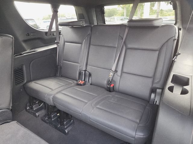 Used 2025 Chevrolet Suburban LT AWD/4WD image 17