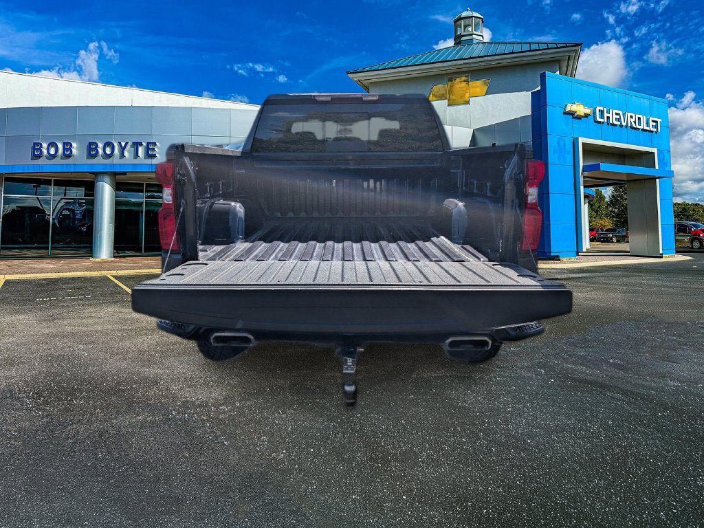 Used 2024 Chevrolet Silverado 1500 LT Trail Boss w/ Convenience Package II AWD/4WD image 5